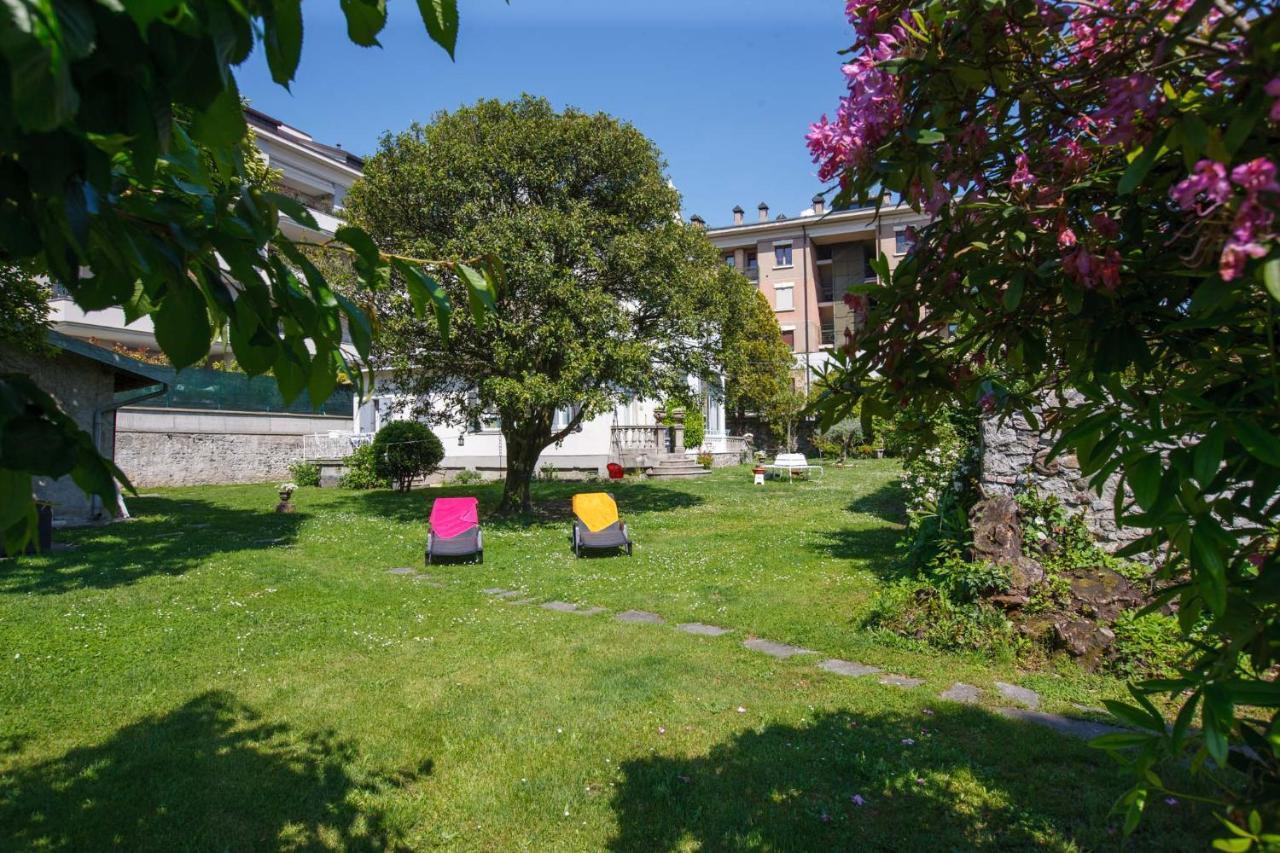 Villa Rachel Intra Buitenkant foto
