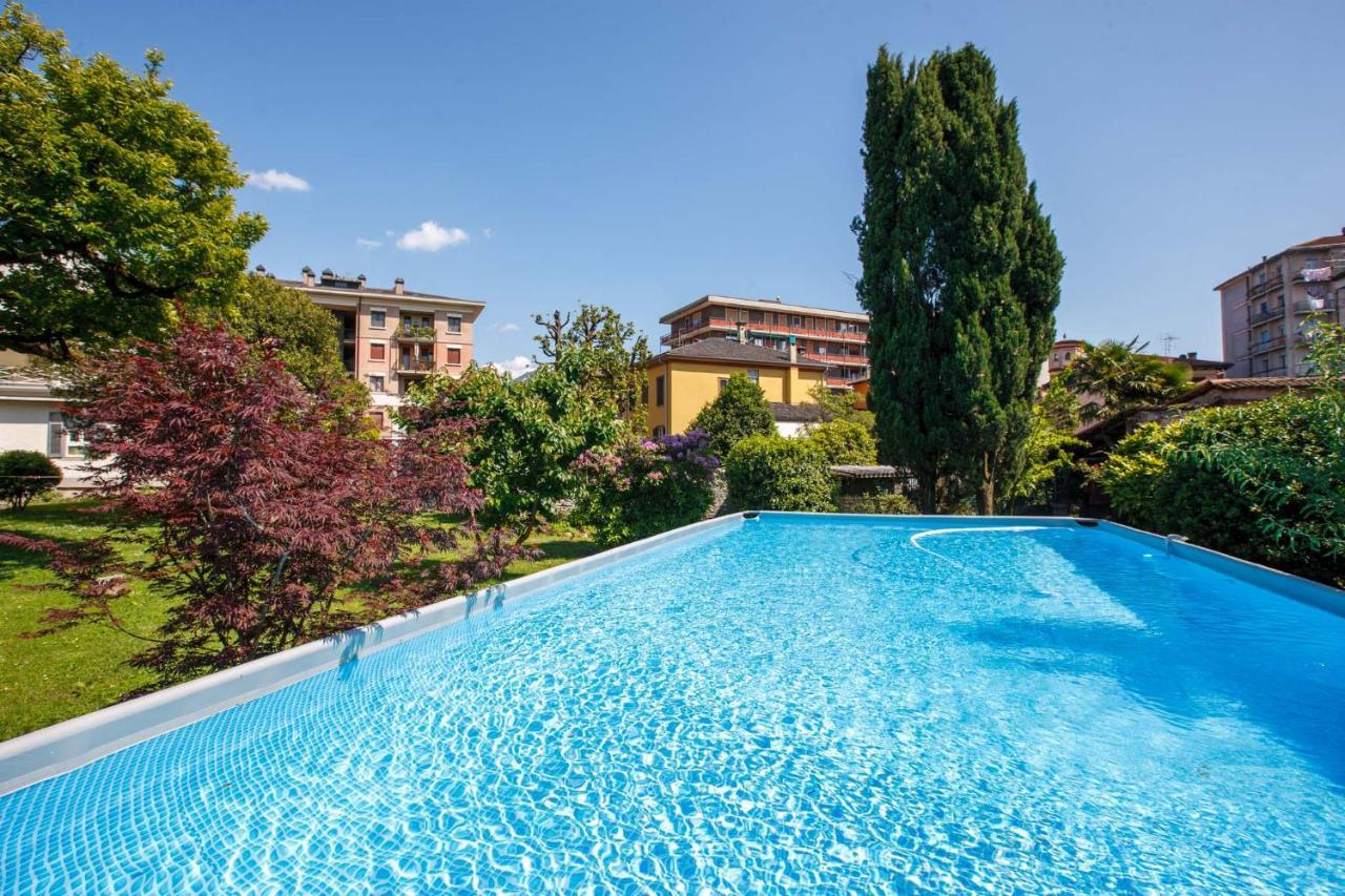 Villa Rachel Intra Buitenkant foto